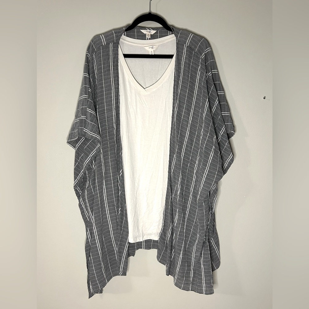 NWT Terra Sky Kimono set gray striped kimono with white tank top size 14 w or 0X